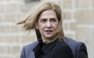 La tensión que no cesa entre la infanta Cristina e Iñaki Urdangarin: molesta y dolida por el encuentro trampa de sus hijos con Ainhoa Armentia