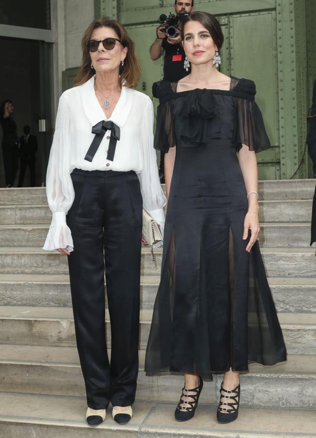 Carolina de Mónaco y Carlota Casiraghi en un evento en París en 2019. / GTRES