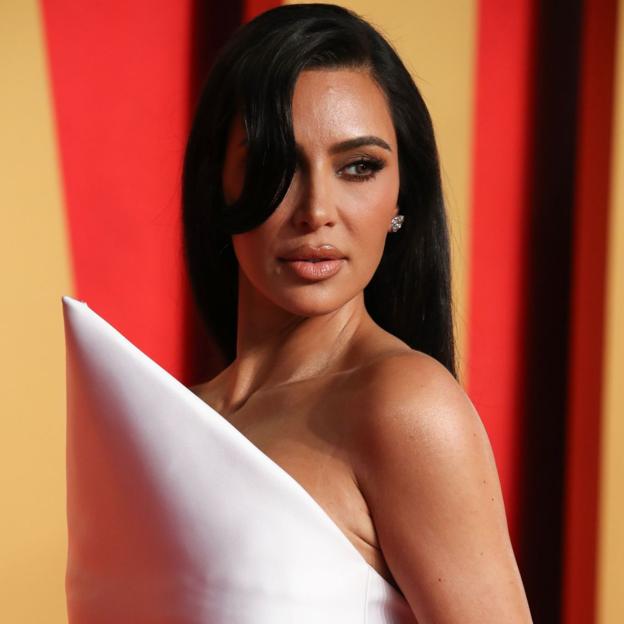 Adiós a la papada: el sérum reafirmante que usan las famosas para redefinir el óvalo facial