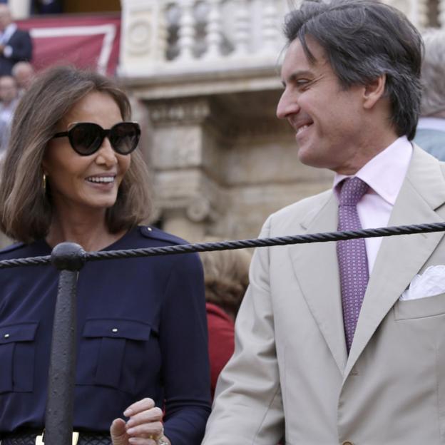 José Antonio Ruiz-Berdejo, con Isabel Preysler, con quien mantiene una buena amistad. 