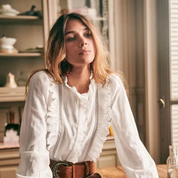 Lo mejor de la nueva colección de Zara: vestidos boho, botas que hacen tipazo y los pantalones burdeos que arrasan