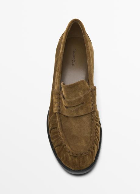 Mocasines con tacón medio de Massimo Dutti (89,99 euros)