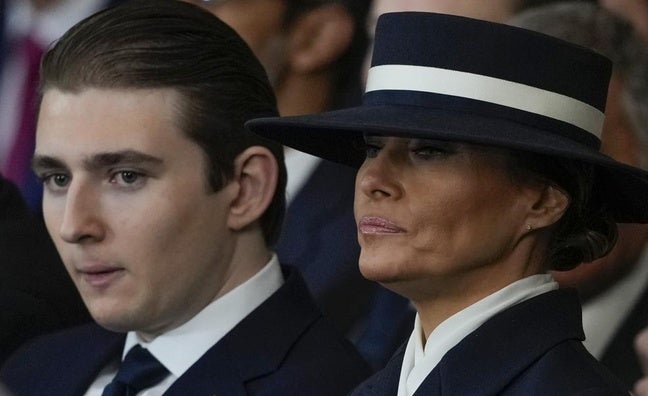 La metamorfosis de Barron, el hijo mimado de Melania Trump: su primer negocio, casa de lujo en Nueva York y viajes en el tiempo