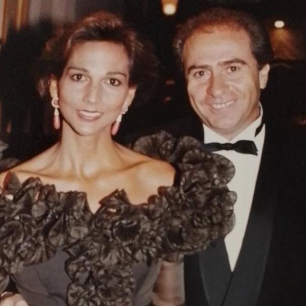 Muere Tony Caravaca, ex marido de Charo Vega y guardián de los secretos de los famosos de los años 80 y 90