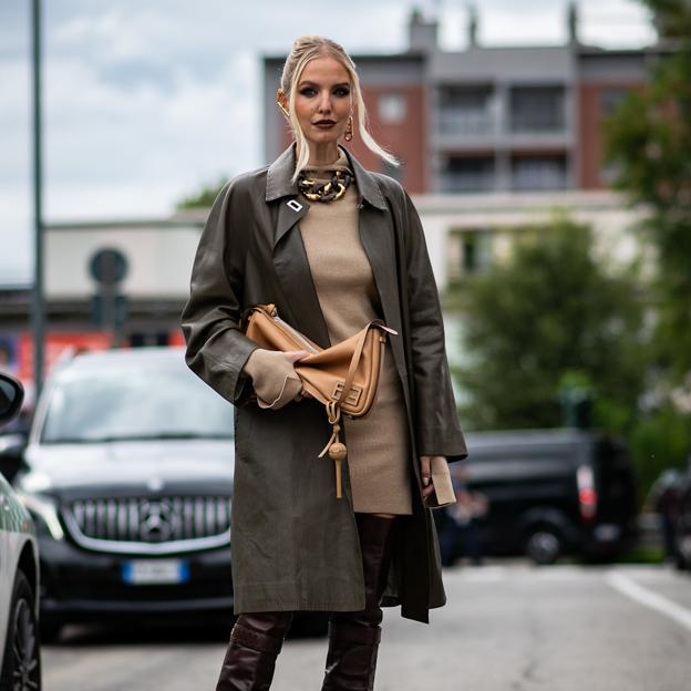 Vestidos mini de punto que puedes lucir con medias y botas altas