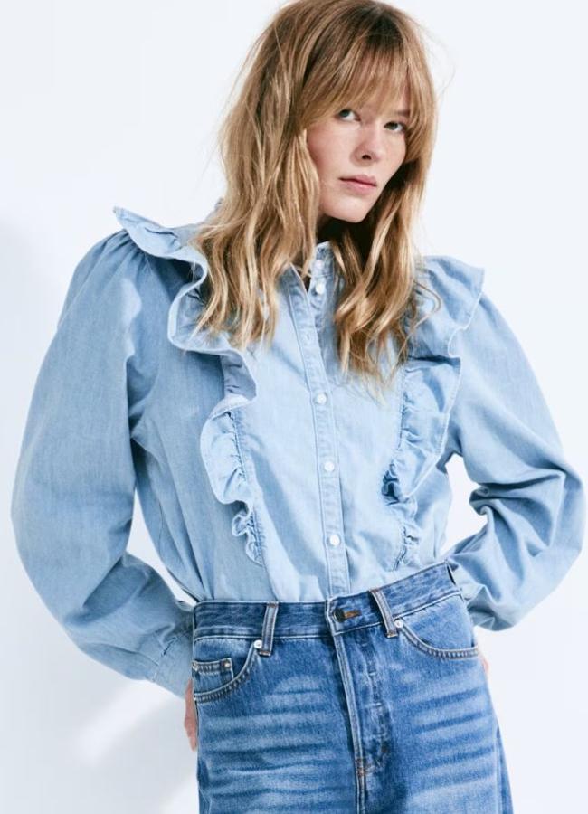 Blusa denim con volante