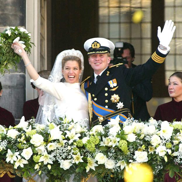 Los detalles del vestido de novia de Máxima de Holanda: un Valentino clásico, cinco metros de cola y una tiara prestada