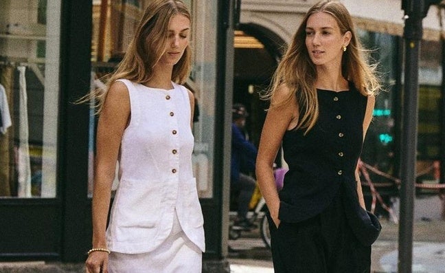 Chalecos elegantes para llevar tus looks básicos con camisas y vaqueros a cualquier edad