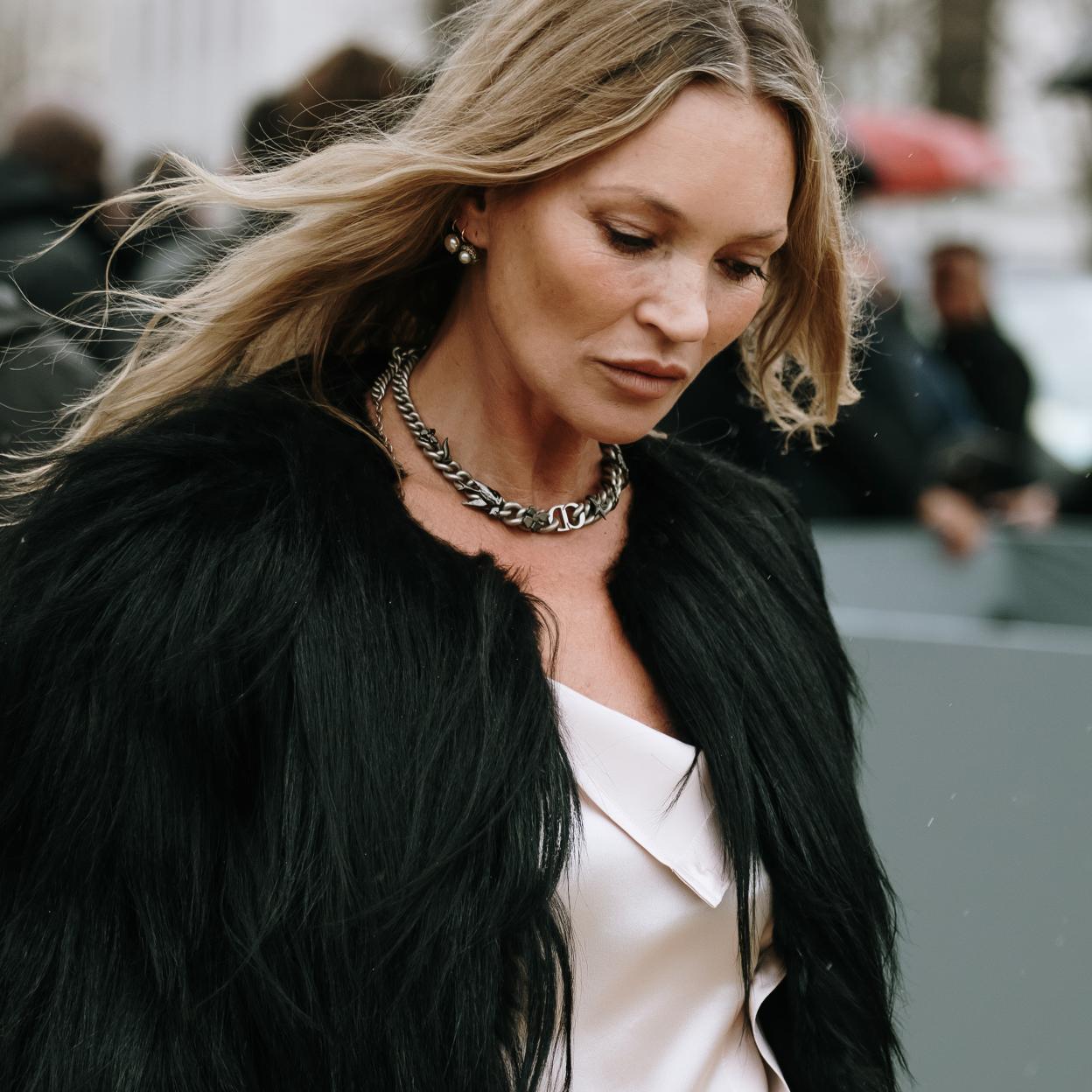 La modelo Kate Moss en el street style./launchmetrics spotlight