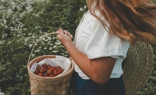 Según el cardiólogo Aurelio Rojas, frutas como las fresas, el kiwi o los arándanos ayudan a regular el azúcar en sangre