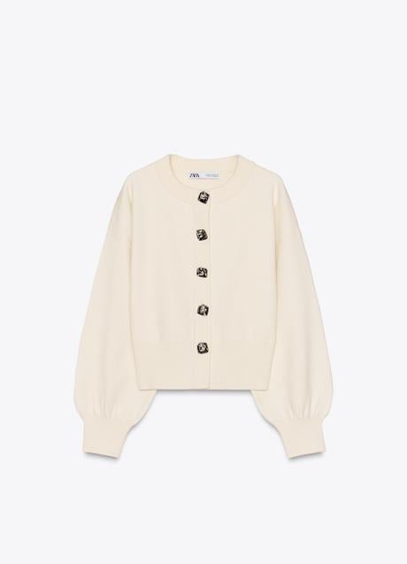 Chaqueta blanca de Zara (29,99 euros)