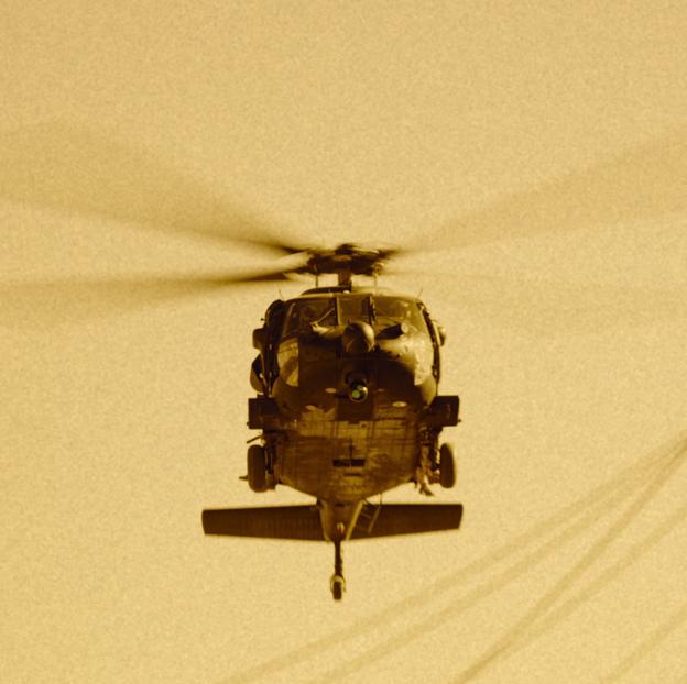 Un helicóptero Black Hawk como los que Estados Unidos utilizó en los años 90 en somalia y que aparece en la recreación que hace la productora de Ridley Scott de los hechos. 