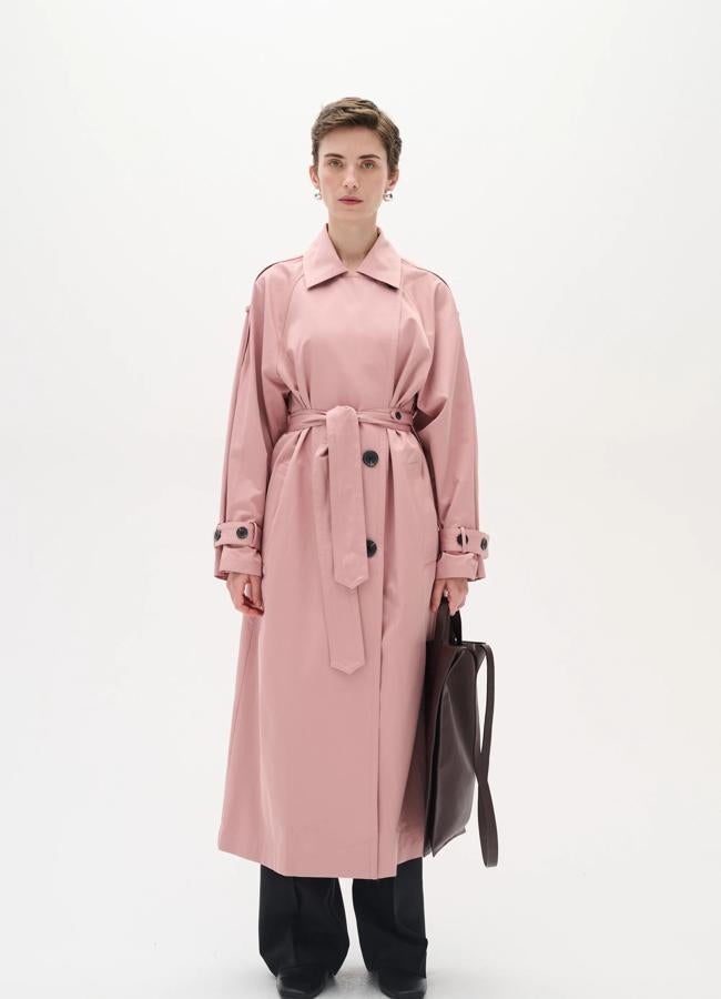 Gabardina rosa de InWear, a la venta en Zalando, 239,95 euros.