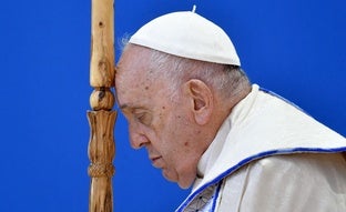 Estos son los cuatro españoles que podrían suceder al papa Francisco: tres cardenales y un arzobispo jesuita