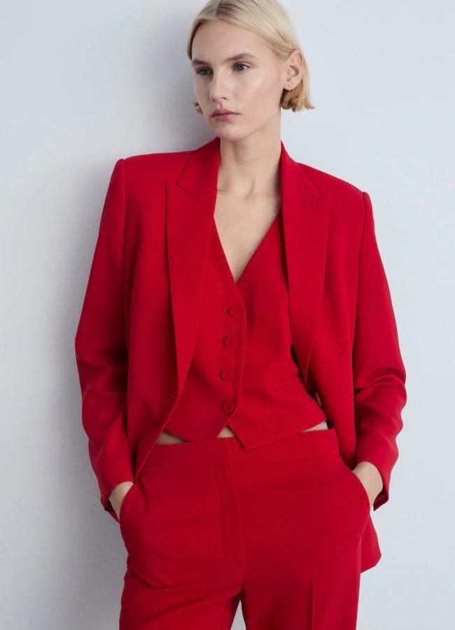 Traje de tres piezas estilo tailoring rojo