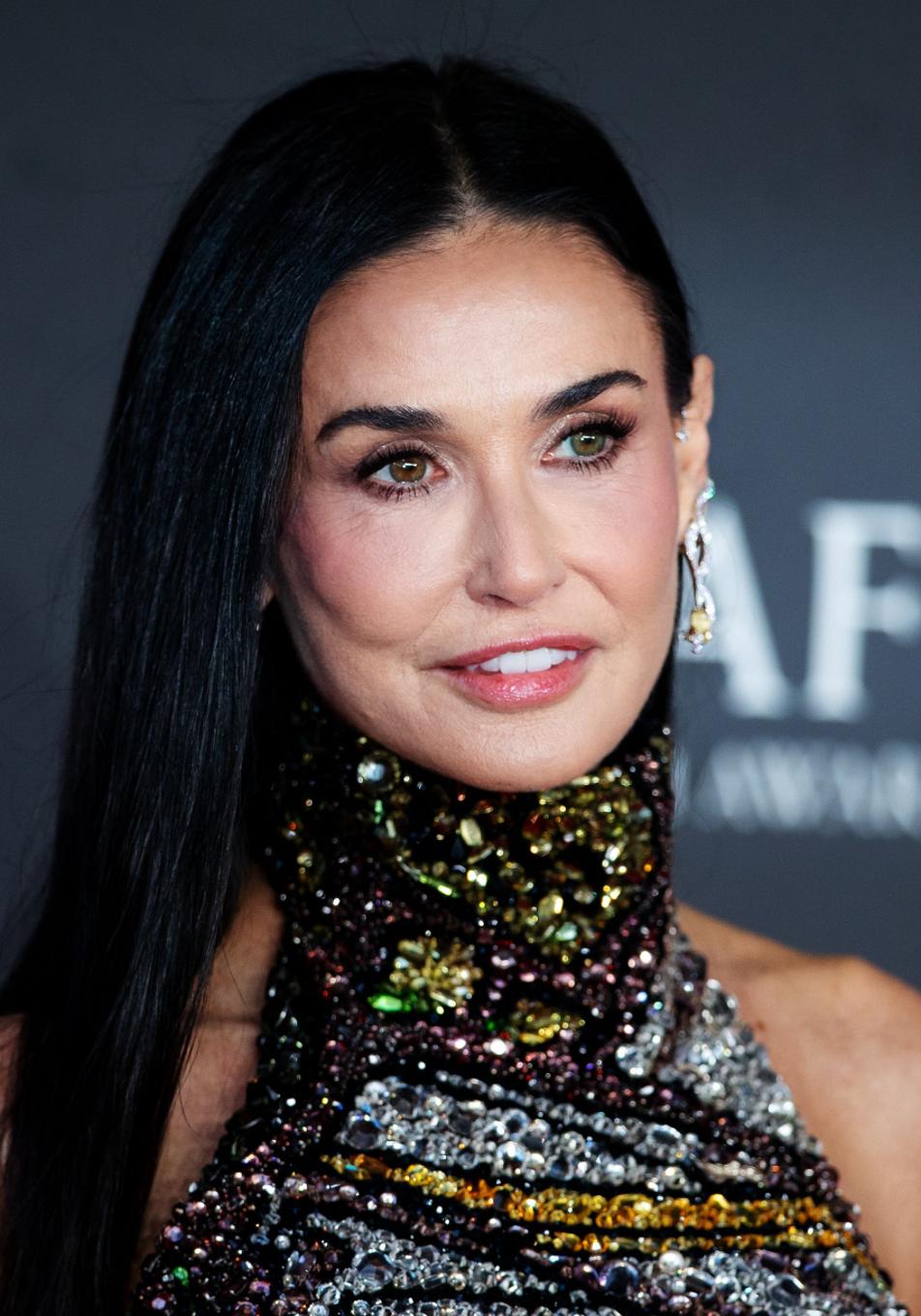 Esta es la paleta de sombras todoterreno que usan las celebrities de más de 60