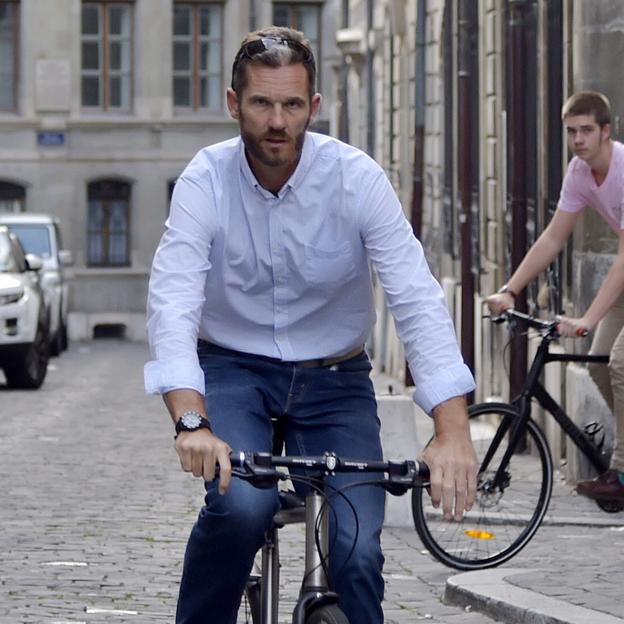 La vida de nini millonario de Iñaki Urdangarin: ni trabaja ni le importa la infanta Cristina, prefiere el club de paddle