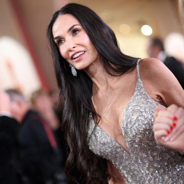 Demi Moore, a pocos minutos de enterarse de que no iba a ganar el Oscar a la Mejor Actriz, por 'La sustancia'. 