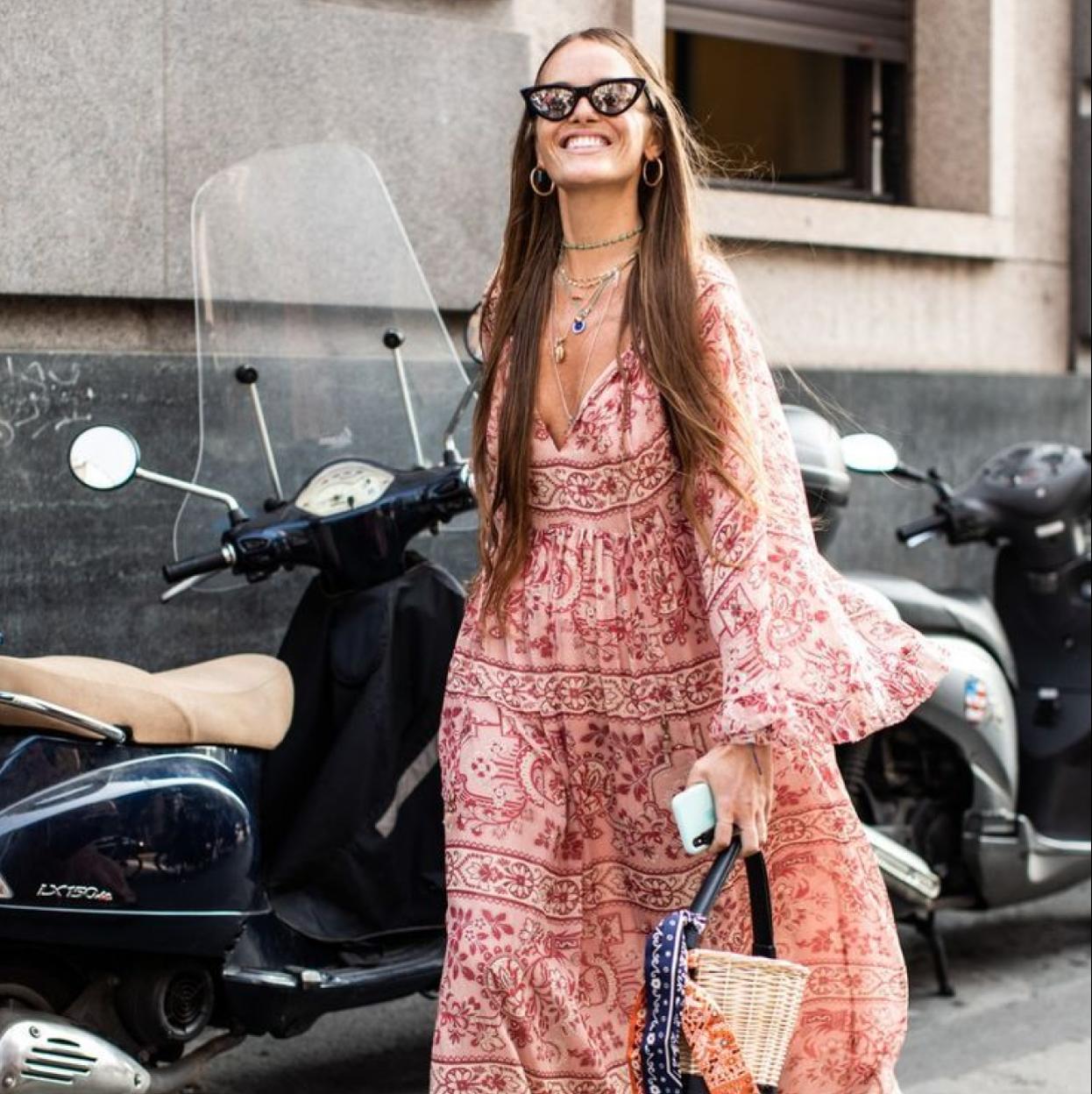 Influencer con vestido boho chic/@STYLINGINPARIS_