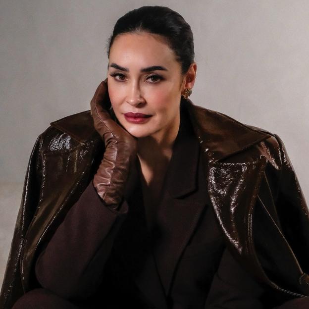 Para qué sirve la máscara que se ponen las famosas: los beneficios de la terapia de luz LED