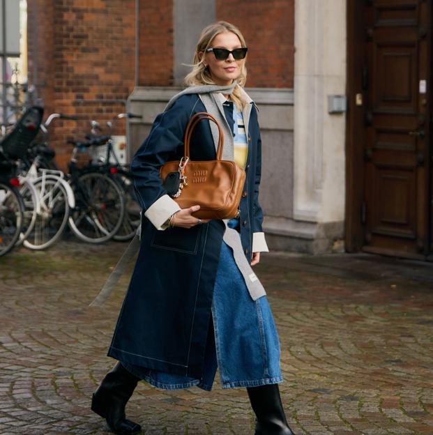 La tendencia de primavera viral en denim son los vaqueros lavados: quitan años y favorecen a todas