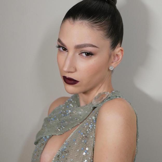 Soft goth, la tendencia que trae de vuelta los labios oscuros: 5 labiales perfectos para lucirla