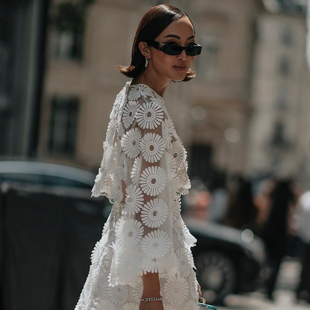 Blusas con transparencias para llevar la tendencia más romántica y femenina esta primavera