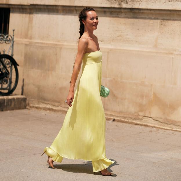 El espectacular vestido de invitada de Parfois que las más elegantes van a querer llevar en las bodas de verano