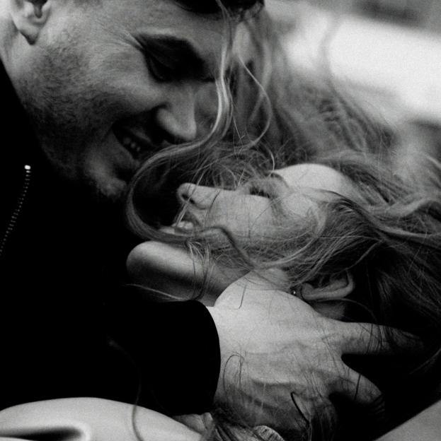 Qué es el cuddlegasm, la nueva tendencia sexual con la que puedes sentir placer con un solo abrazo