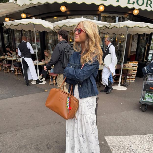 Cómo lucir una falda blanca en primavera según las portuguesas