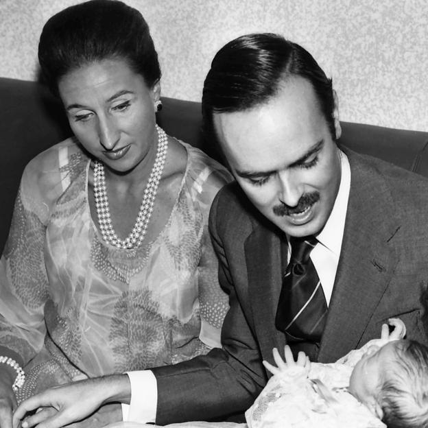 La infanta Margarita de Borbón, junto a su marido Carslo Zurita y su hijo Alfonso. 