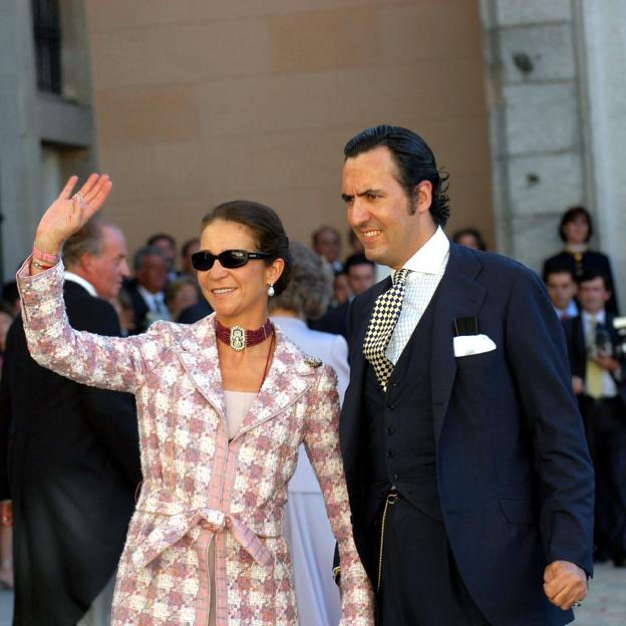 La infanta Elena y Jaime de Marichalar en la boda de Beltrán Gómez Acebo y Laura Ponte. /gtres