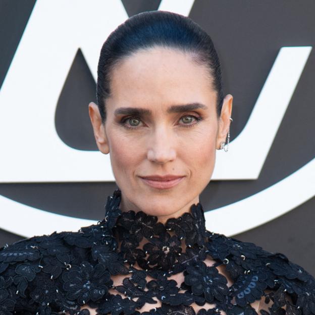 Jennifer Connelly con piel madura luminosa y sedosa