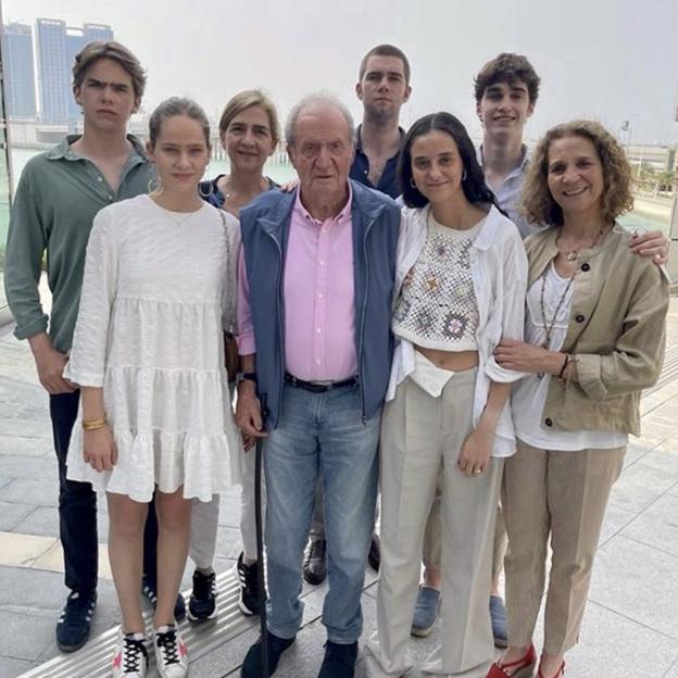 La primera visita de los nietos del rey emérito Juan Carlos a su abuelo, en 2022. 