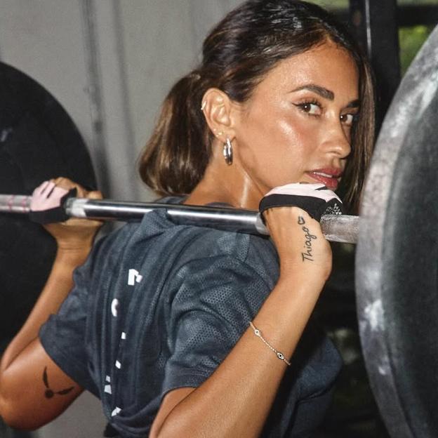 El ejercicio que debes hacer antes de meterte en la cama para dormir del tirón