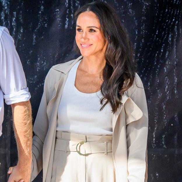 Esta es la gabardina de Uniqlo favorita de Meghan Markle perfecta para la primavera: muy elegante y combina con todo