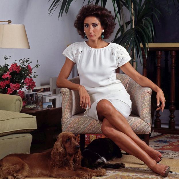 Los amigos poderosos de Naty Abascal a sus espléndidos 82 años, de Valentino y Carolina Herrera a los Clinton