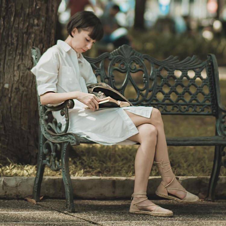 Los libros del mes de abril: la novela romántica de Rebecca Yarros y las historias de mujeres inconformistas