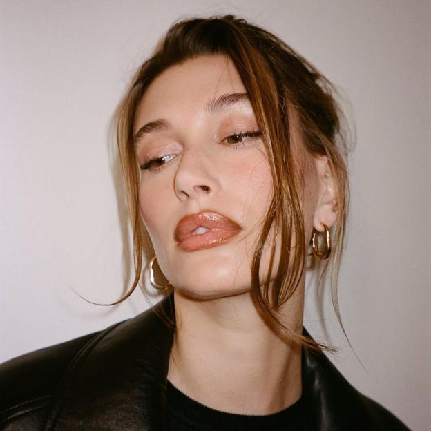 Los labiales nude de los 90 son la tendencia viral en Tiktok que imita a las supermodelos