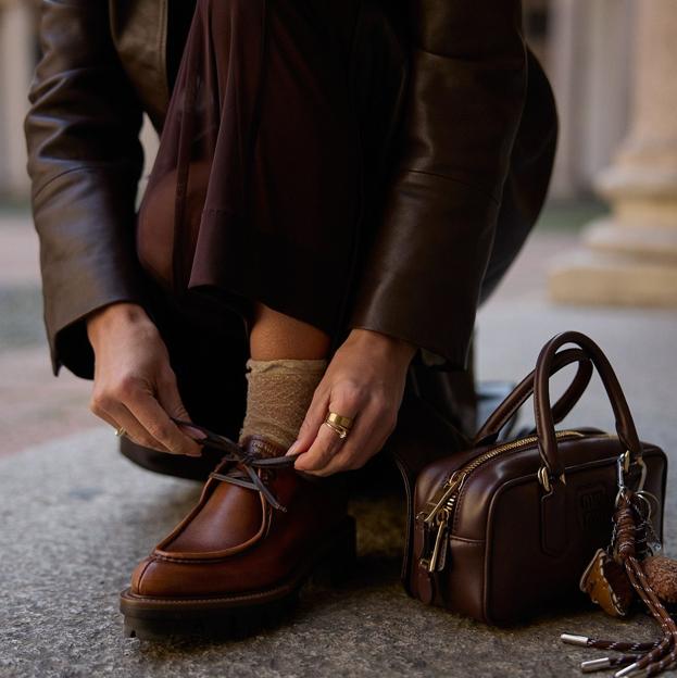 Las más elegantes llevan los mocasines bluchers, el mejor zapato tendencia para la oficina