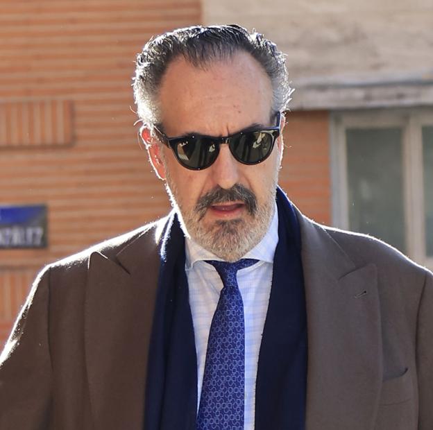 El incómodo encontronazo de Jaime de Marichalar y la infanta Elena en el funeral por la madre de Borja Prado: ni se ven ni se hablan