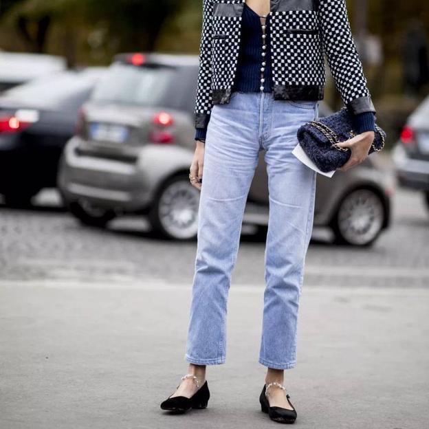 Vaqueros cropped, la combinación perfecta con bailarinas para esta primavera
