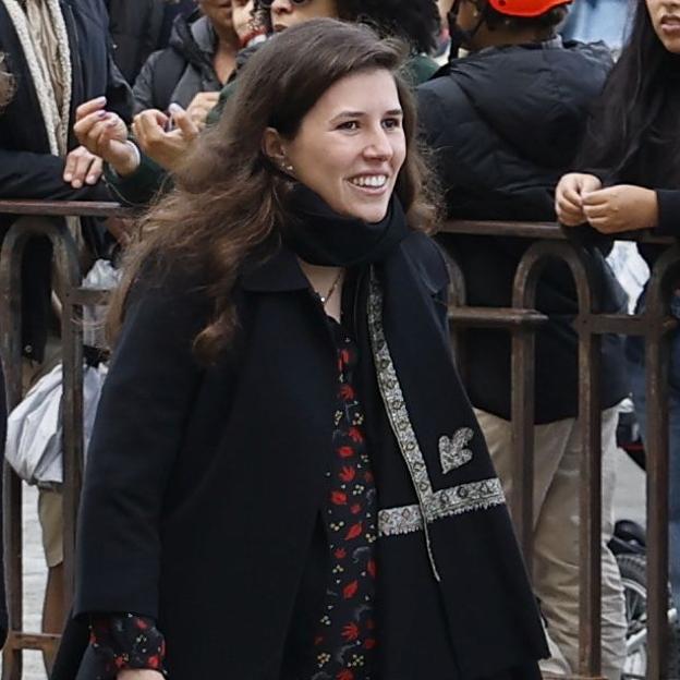 Teresa Urquijo, de procesión en Madrid, con los mocasines cómodos más originales y elegantes de la primavera