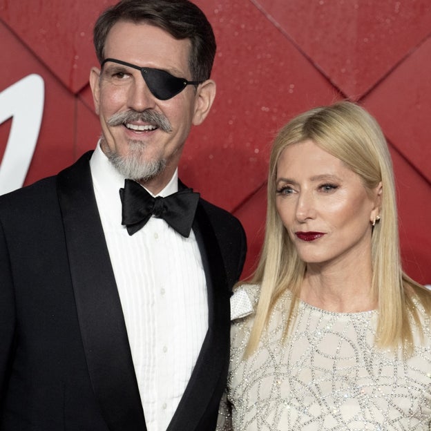 Por qué Pablo de Grecia lleva un parche en el ojo: la soprendente fotografía en sus redes sociales