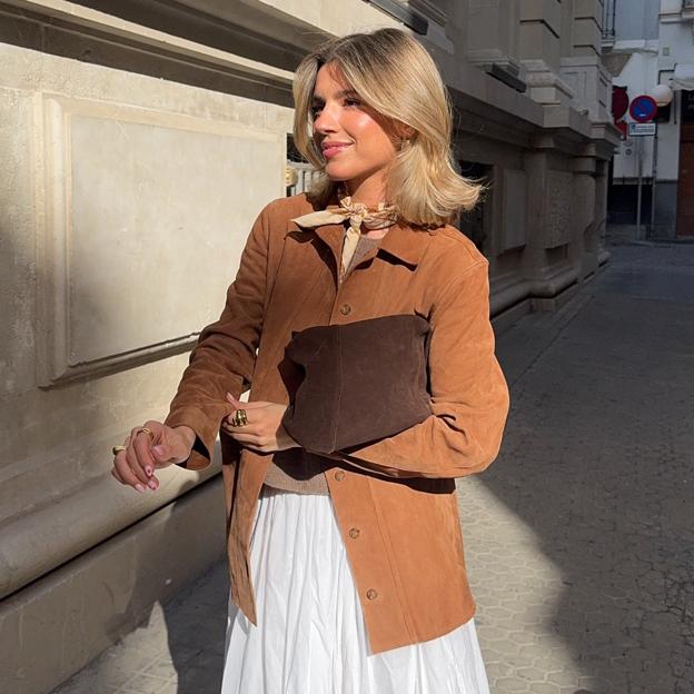 Nueva obsesión: la chaqueta de ante que llevan las más elegantes triunfa en el street style