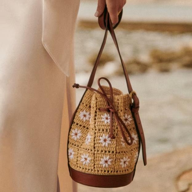 Este es el bolso de primavera con el que elevarás todos tus looks de entretiempo
