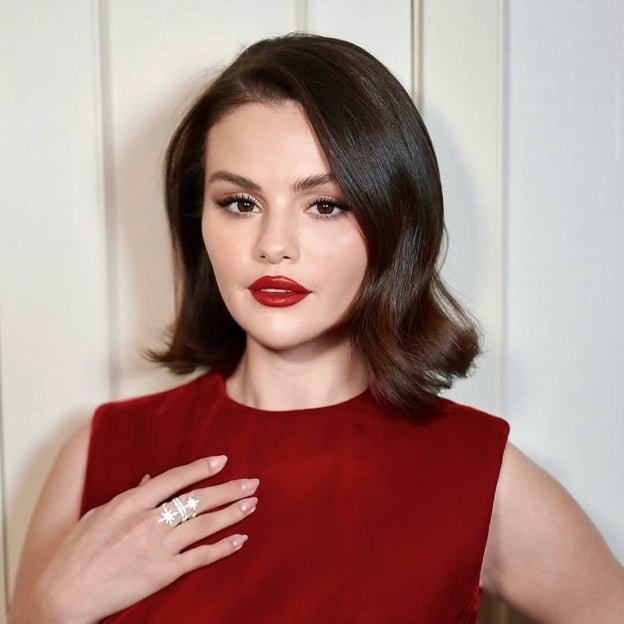 He visto en TikTok las uñas que se hacen con imán y ahora sólo quiero llevar esa manicura