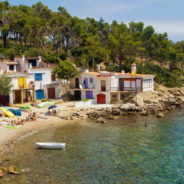 Playas de la costa mediterránea que no están masificadas y son perfectas para un fin de semana de desconexión