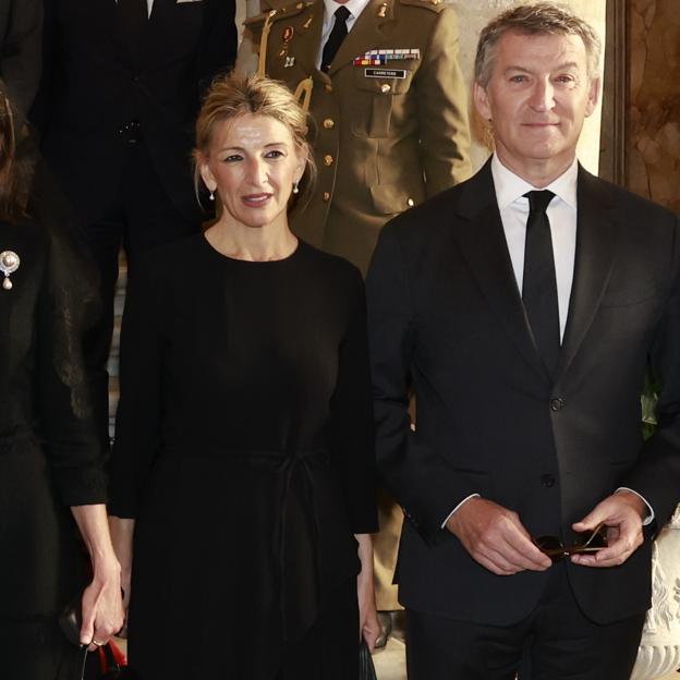 Yolanda Díaz, fiel al protocolo, en el funeral del papa Francisco: un look solemne con las únicas joyas permitidas para la ocasión