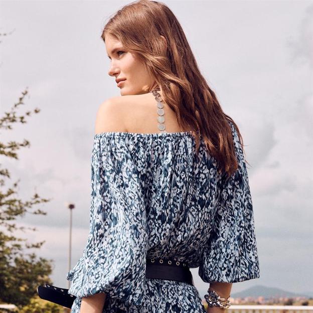 Las compras de Stradivarius que ya están en tienda: básicos de primavera, vestidos midi y camisas románticas